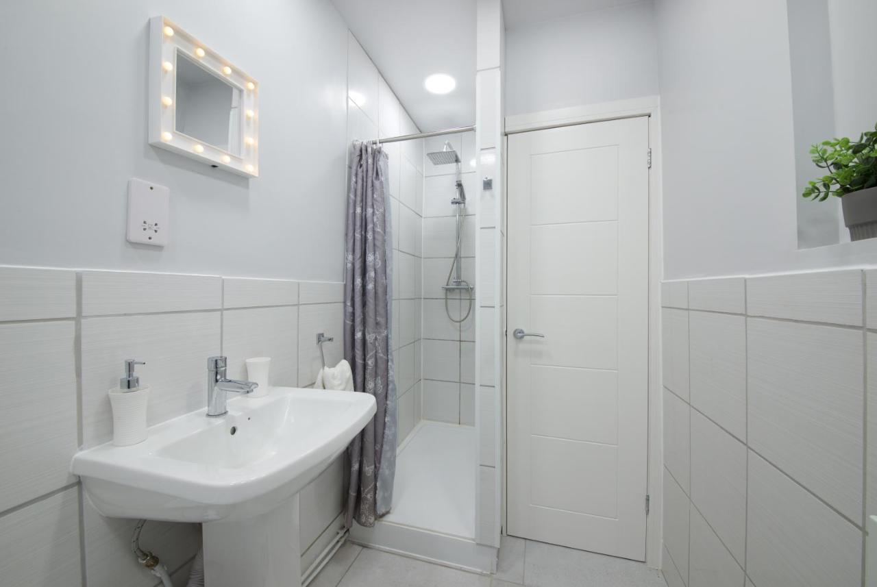 15 Selwyn Street, Luxury House *